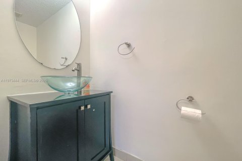 Купить таунхаус в Дания-Бич, Флорида 2 спальни, 103.12м2, № 2038377 - фото 21