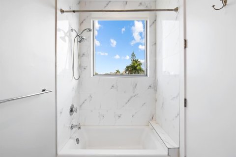 Condominio en venta en Fort Lauderdale, Florida, 3 dormitorios, 235.14 m2 № 2179890 - foto 23