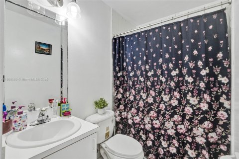 Casa en venta en Miami, Florida, 3 dormitorios, 132.39 m2 № 1752085 - foto 29