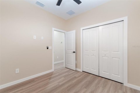 House in Ocala, Florida 4 bedrooms, 162.76 sq.m. № 2212361 - photo 9