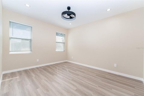 House in Ocala, Florida 4 bedrooms, 162.76 sq.m. № 2212361 - photo 10