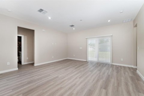 House in Ocala, Florida 4 bedrooms, 162.76 sq.m. № 2212361 - photo 5