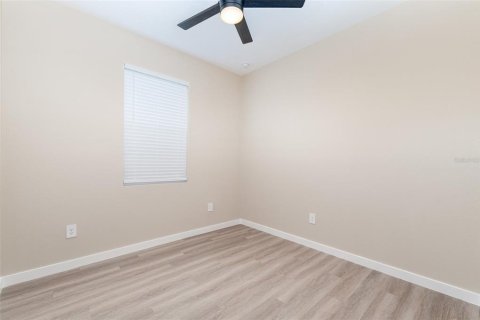House in Ocala, Florida 4 bedrooms, 162.76 sq.m. № 2212361 - photo 8