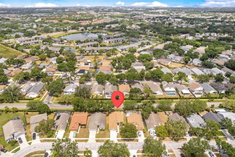 Casa en venta en Brandon, Florida, 3 dormitorios, 130.9 m2 № 1681805 - foto 2