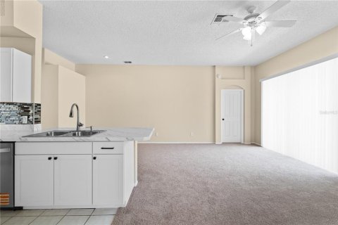 Casa en venta en Brandon, Florida, 3 dormitorios, 130.9 m2 № 1681805 - foto 9