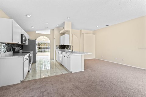 Casa en venta en Brandon, Florida, 3 dormitorios, 130.9 m2 № 1681805 - foto 11