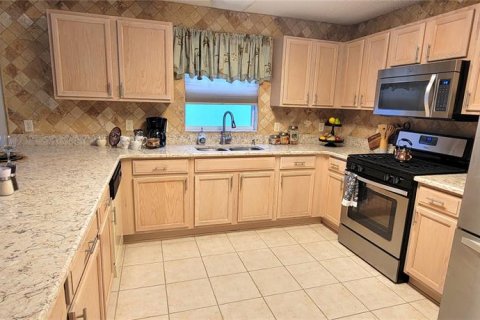 House in The Villages, Florida 2 bedrooms, 117.99 sq.m. № 1873334 - photo 3