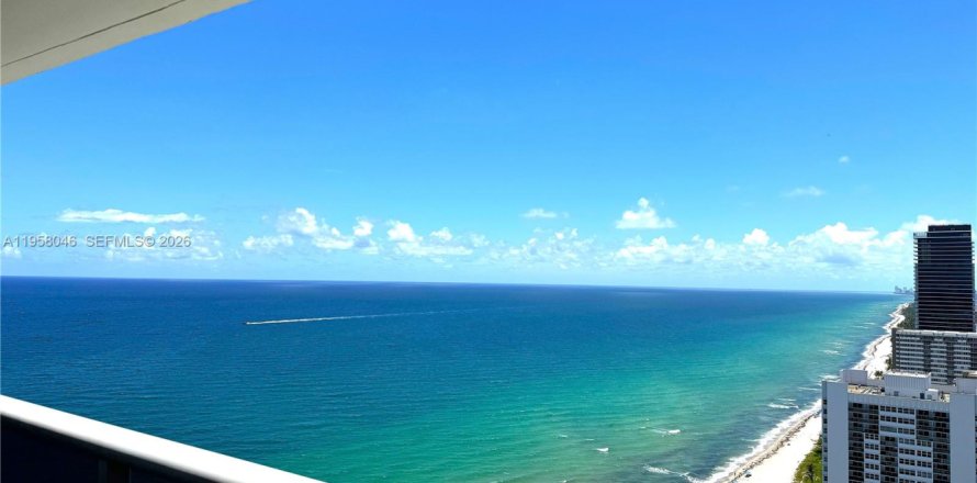 Condo in Hallandale Beach, Florida, 2 bedrooms  № 2040654