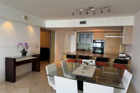 Condo in Hallandale Beach, Florida, 2 bedrooms  № 2040654 - photo 6