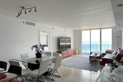 Condo in Hallandale Beach, Florida, 2 bedrooms  № 2040654 - photo 5