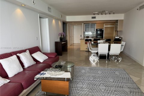 Condo in Hallandale Beach, Florida, 2 bedrooms  № 2040654 - photo 8