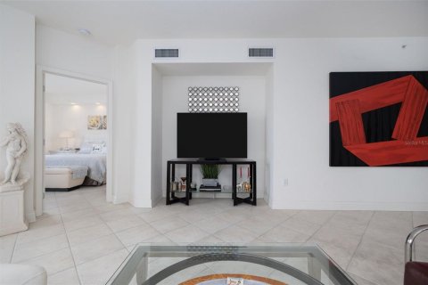 Condo in New Smyrna Beach, Florida, 2 bedrooms  № 2376674 - photo 16