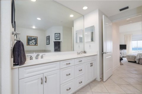 Condo in New Smyrna Beach, Florida, 2 bedrooms  № 2376674 - photo 26