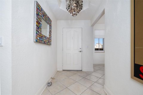 Condo in New Smyrna Beach, Florida, 2 bedrooms  № 2376674 - photo 30