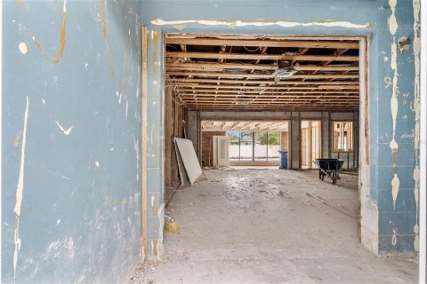 House in Saint Petersburg, Florida 3 bedrooms, 192.12 sq.m. № 2303193 - photo 7