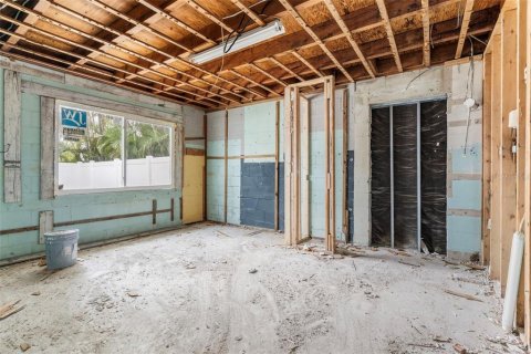 House in Saint Petersburg, Florida 3 bedrooms, 192.12 sq.m. № 2303193 - photo 16