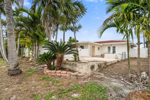 House in Saint Petersburg, Florida 3 bedrooms, 192.12 sq.m. № 2303193 - photo 29