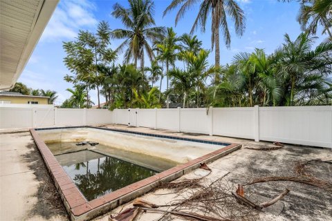 House in Saint Petersburg, Florida 3 bedrooms, 192.12 sq.m. № 2303193 - photo 28