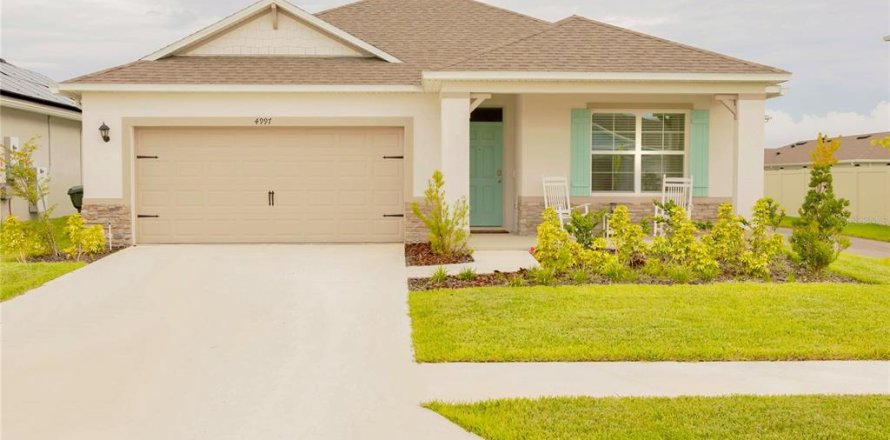 House in Lakeland, Florida 4 bedrooms, 169.83 sq.m. № 1820748