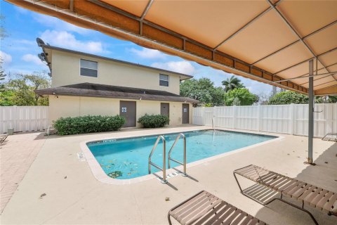 Copropriété à louer à Sunrise, Floride: 2 chambres, 82.31 m2 № 2085608 - photo 14