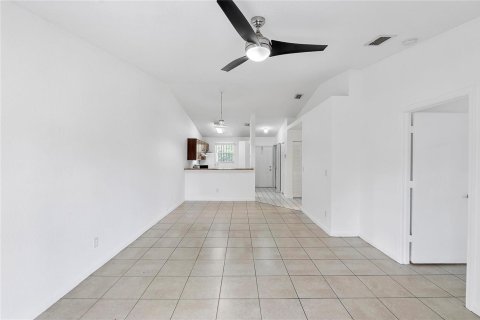 Copropriété à louer à Sunrise, Floride: 2 chambres, 82.31 m2 № 2085608 - photo 5