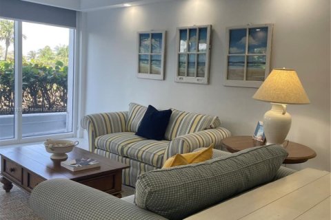 Condominio en alquiler en Bal Harbour, Florida, 1 dormitorio, 83.24 m2 № 1937790 - foto 5