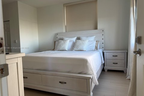 Купить кондоминиум в Корал-Гейблс, Флорида 2 спальни, 99.59м2, № 2021045 - фото 17