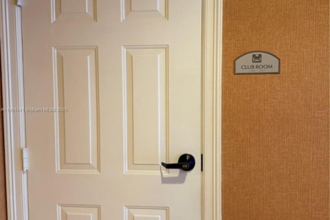 Купить кондоминиум в Корал-Гейблс, Флорида 2 спальни, 99.59м2, № 2021045 - фото 24