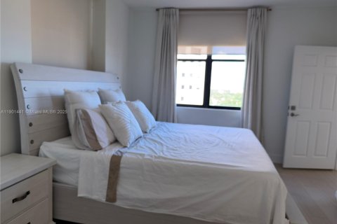 Купить кондоминиум в Корал-Гейблс, Флорида 2 спальни, 99.59м2, № 2021045 - фото 18