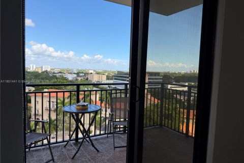 Купить кондоминиум в Корал-Гейблс, Флорида 2 спальни, 99.59м2, № 2021045 - фото 15