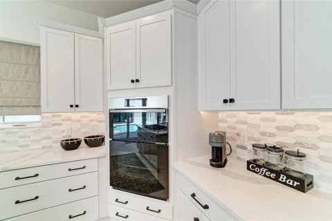 House in Bradenton, Florida 4 bedrooms, 362.41 sq.m. № 2149542 - photo 29