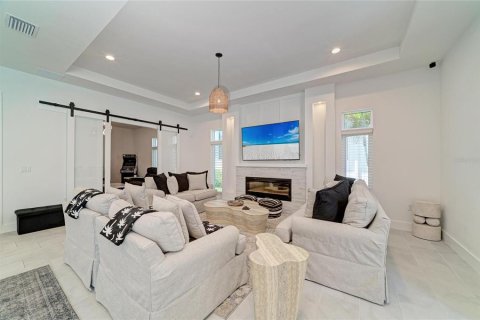 House in Bradenton, Florida 4 bedrooms, 362.41 sq.m. № 2149542 - photo 17
