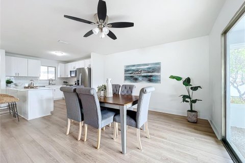 Condominio en alquiler en Sarasota, Florida, 2 dormitorios, 127.46 m2 № 1534557 - foto 10