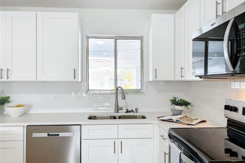 Condominio en alquiler en Sarasota, Florida, 2 dormitorios, 127.46 m2 № 1534557 - foto 7