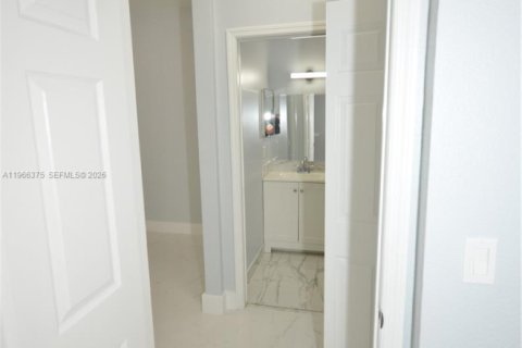 Купить таунхаус в Хомстед, Флорида 3 спальни, 110.46м2, № 2032192 - фото 19