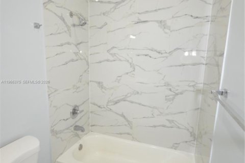 Купить таунхаус в Хомстед, Флорида 3 спальни, 110.46м2, № 2032192 - фото 23