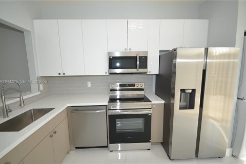 Купить таунхаус в Хомстед, Флорида 3 спальни, 110.46м2, № 2032192 - фото 6