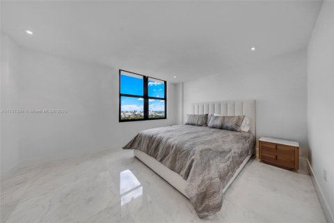Condo in Bal Harbour, Florida, 3 bedrooms  № 1708014 - photo 21