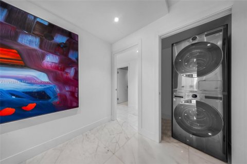 Condo in Bal Harbour, Florida, 3 bedrooms  № 1708014 - photo 25