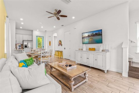 Villa ou maison à louer à Kissimmee, Floride: 2 chambres, 121.24 m2 № 2147927 - photo 4