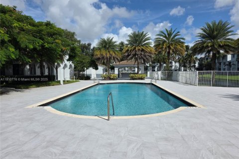 Купить кондоминиум в Дейви, Флорида 3 спальни, 122.07м2, № 1969773 - фото 17