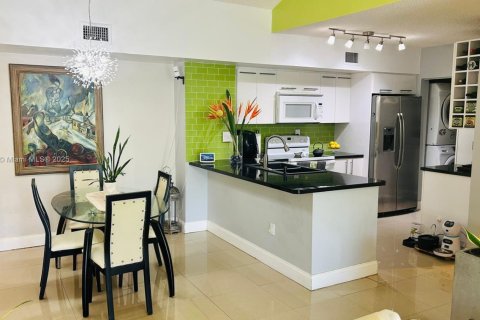 Купить кондоминиум в Дейви, Флорида 3 спальни, 122.07м2, № 1969773 - фото 23