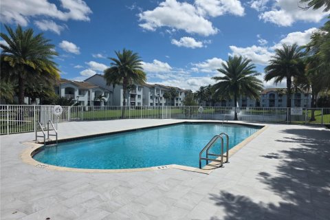 Купить кондоминиум в Дейви, Флорида 3 спальни, 122.07м2, № 1969773 - фото 18