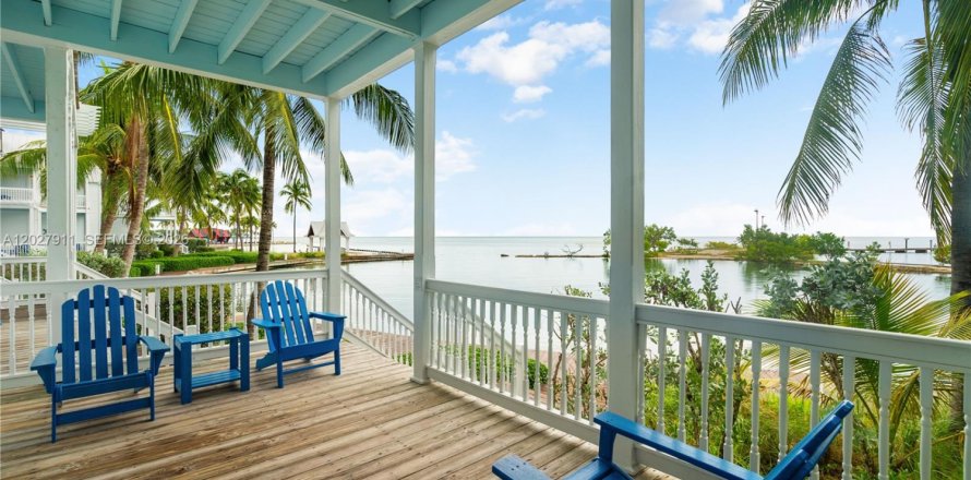 Touwnhouse à Marathon, Floride 3 chambres, 122.63 m2 № 2154030