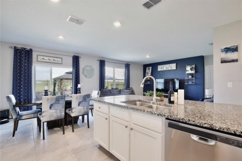 House in DeBary, Florida 5 bedrooms, 262.91 sq.m. № 1552785 - photo 6