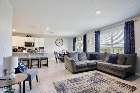 House in DeBary, Florida 5 bedrooms, 262.91 sq.m. № 1552785 - photo 10