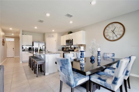 House in DeBary, Florida 5 bedrooms, 262.91 sq.m. № 1552785 - photo 9