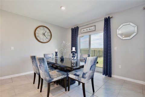 House in DeBary, Florida 5 bedrooms, 262.91 sq.m. № 1552785 - photo 8