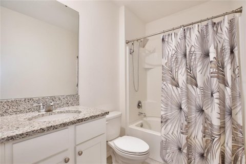 House in DeBary, Florida 5 bedrooms, 262.91 sq.m. № 1552785 - photo 21