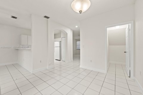 Touwnhouse à vendre à Homestead, Floride: 3 chambres, 160.91 m2 № 2263230 - photo 8